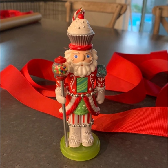 Hallmark Keepsake Ornament - Picture 1 of 7